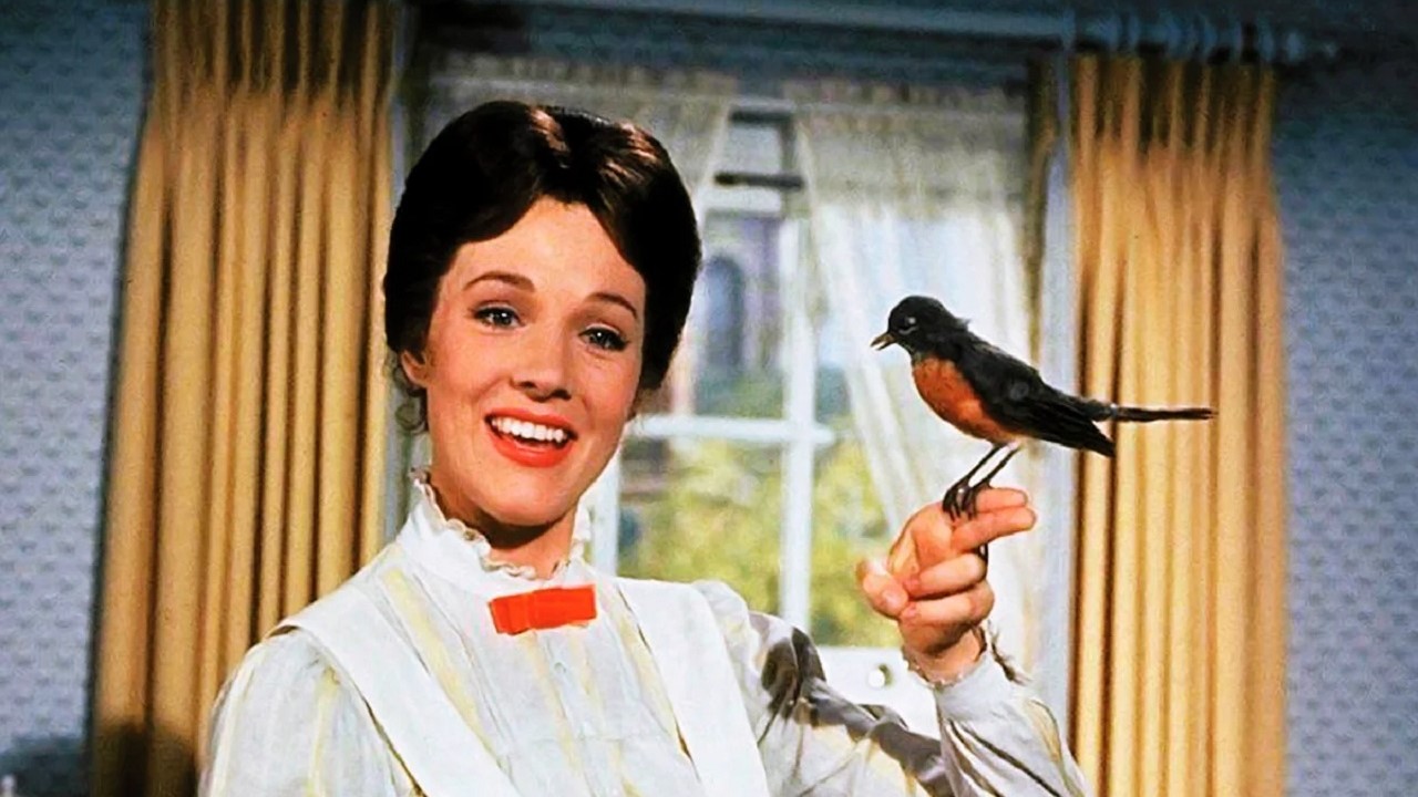 Julie Andrews nei panni di Mary Poppins nell'omonimo film