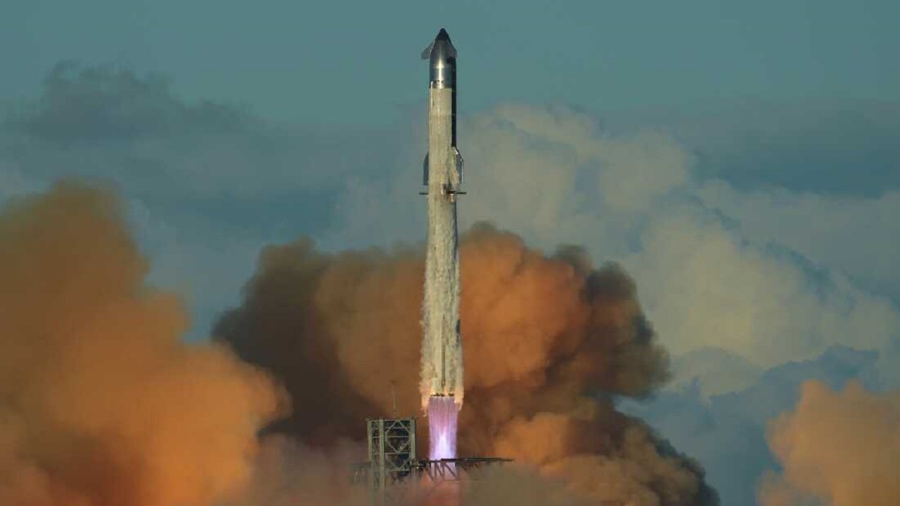 sembra fantascienza ma 232 successo ieri spacex ha acceso il motore che porter224 l8217uomo su marte