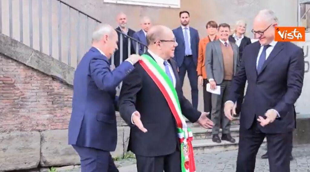Carlo Verdone sindaco a 75 anni (sul serio): ecco cosa ha approvato in Giunta e dove è andato Carlo Verdone Sindaco