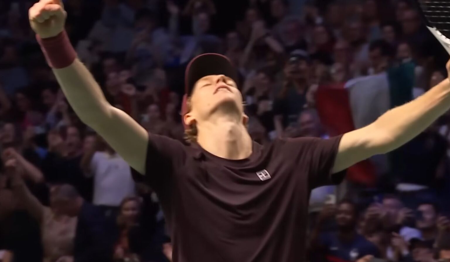 Jannik Sinner vittorioso a Parigi 2025