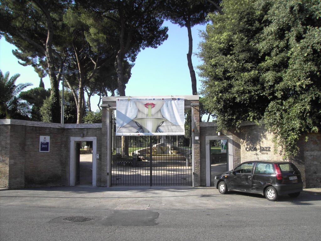 Dal tesoriere della Banda della Magliana a centro culturale: la storia incredibile della Casa del Jazz di Roma