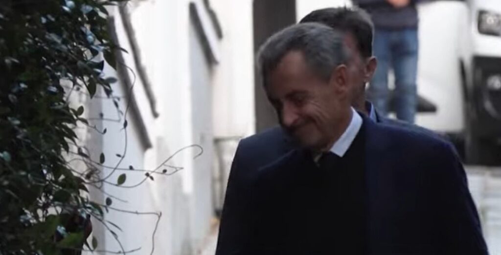 Sarkozy prina di entrare in carcere