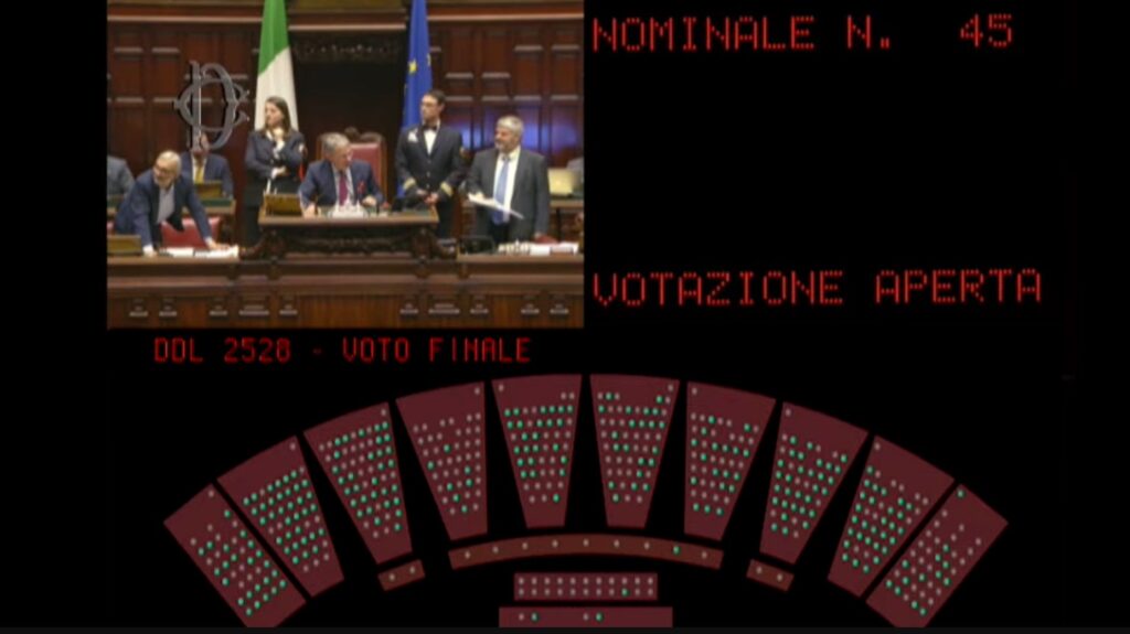 Un momento della votazione del ddl femminicidio