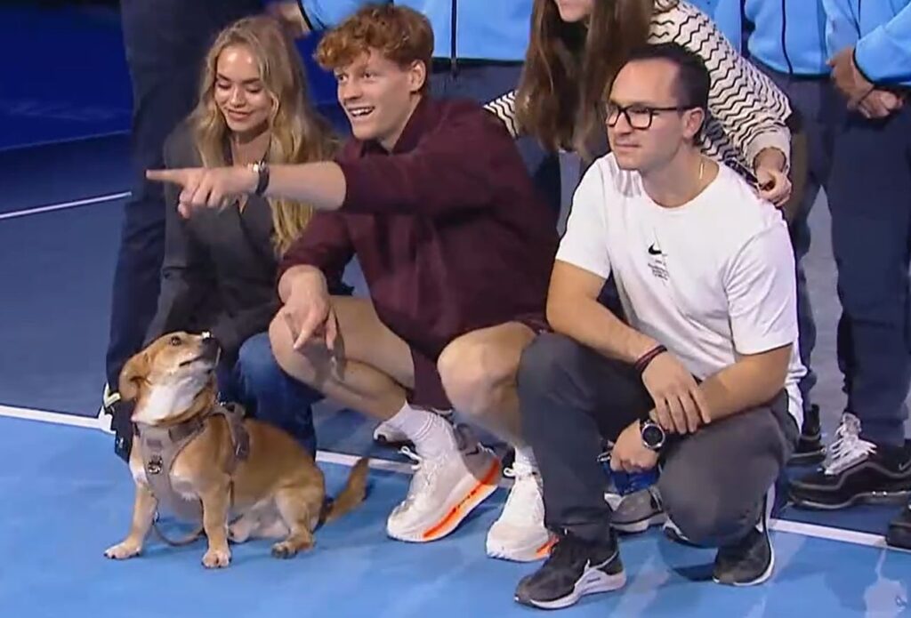 Sinner festeggia con Snoopy