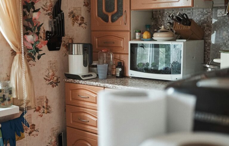 forno a microonde in cucina