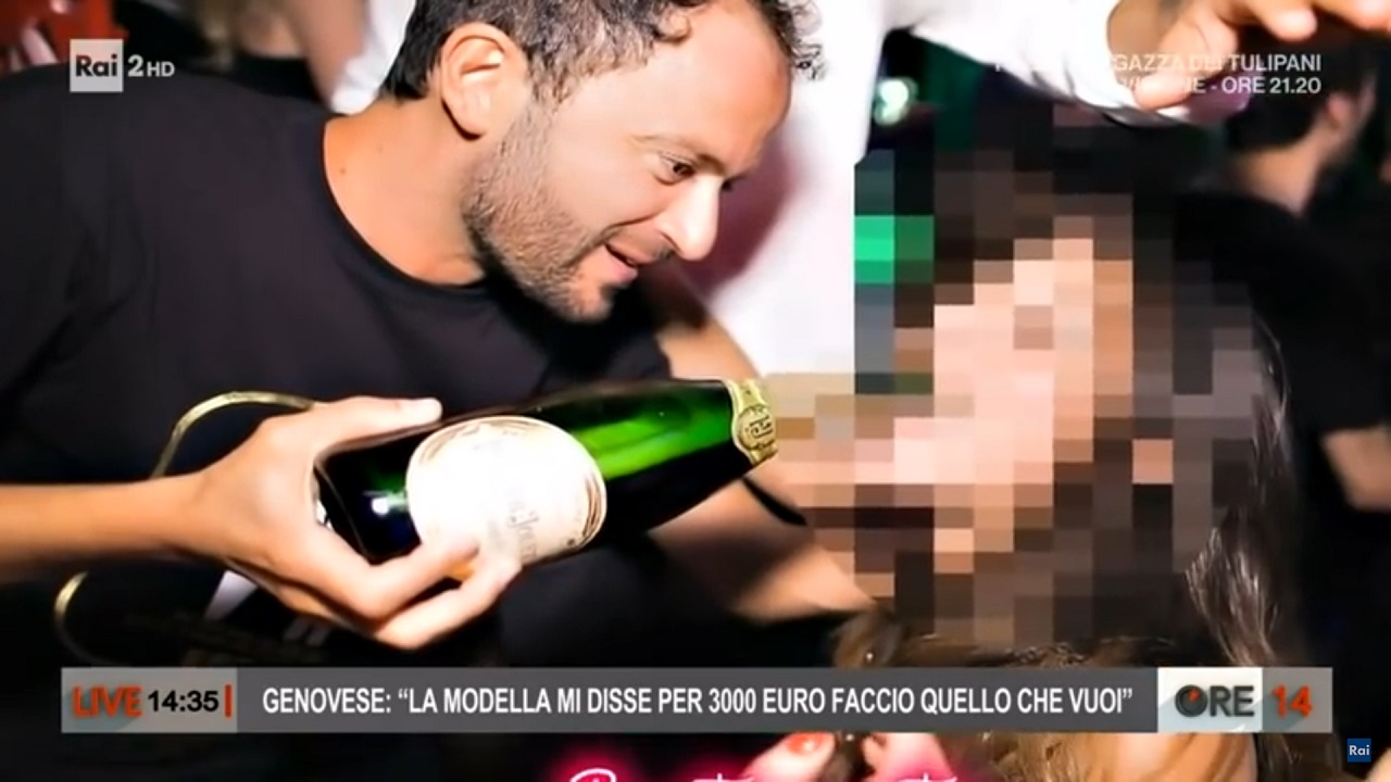 Alberto Genovese durante uno dei festini a Terrazza Sentimento