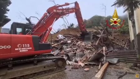 Uno degli edifici crollati nel Goriziano