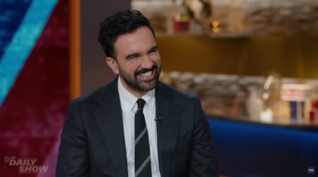 Zohran Mamdani spiega il suo programma al Daily Show di Jon Stewart