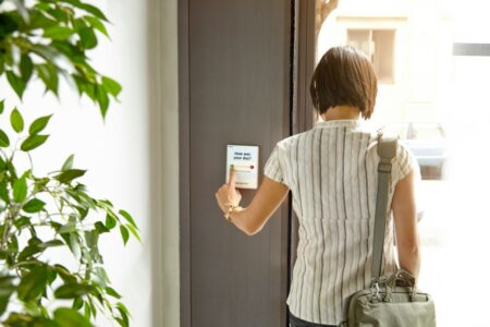 persona che fa check in