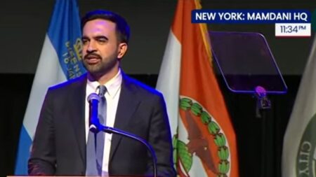Zohran Mamdani fa la Storia: New York ha un nuovo sindaco socialista, musulmano e giovane zohran mamdani nel suo discorso di vittoria