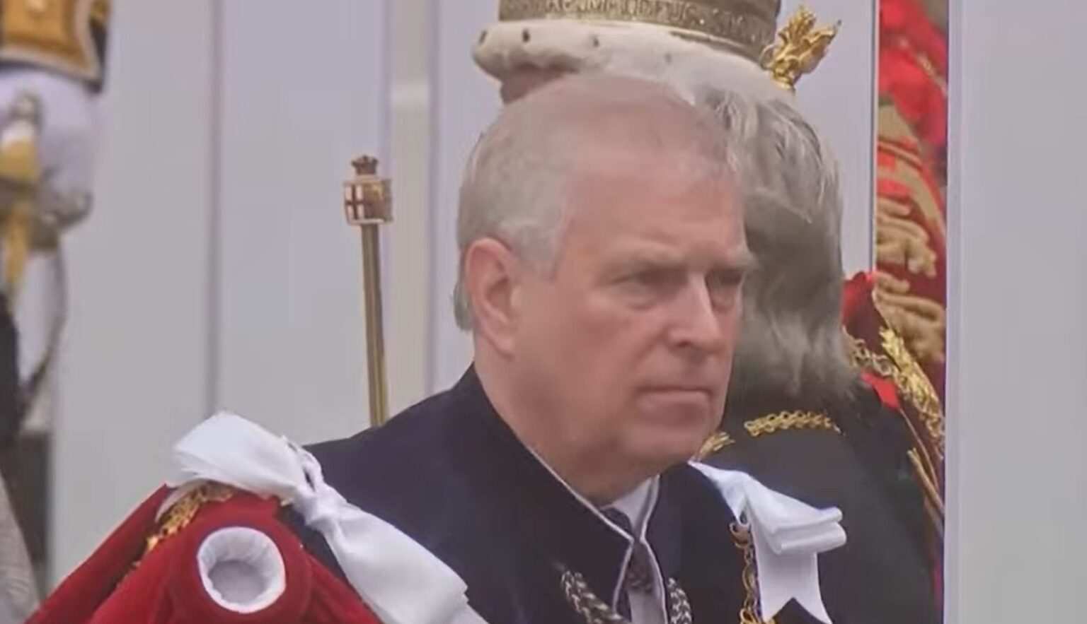 Andrea Mountbatten-Windsor non molla Royal Lodge: cuoco, autista e polizia nella lista per la buonuscita Andrea Mountbatten-Windsor