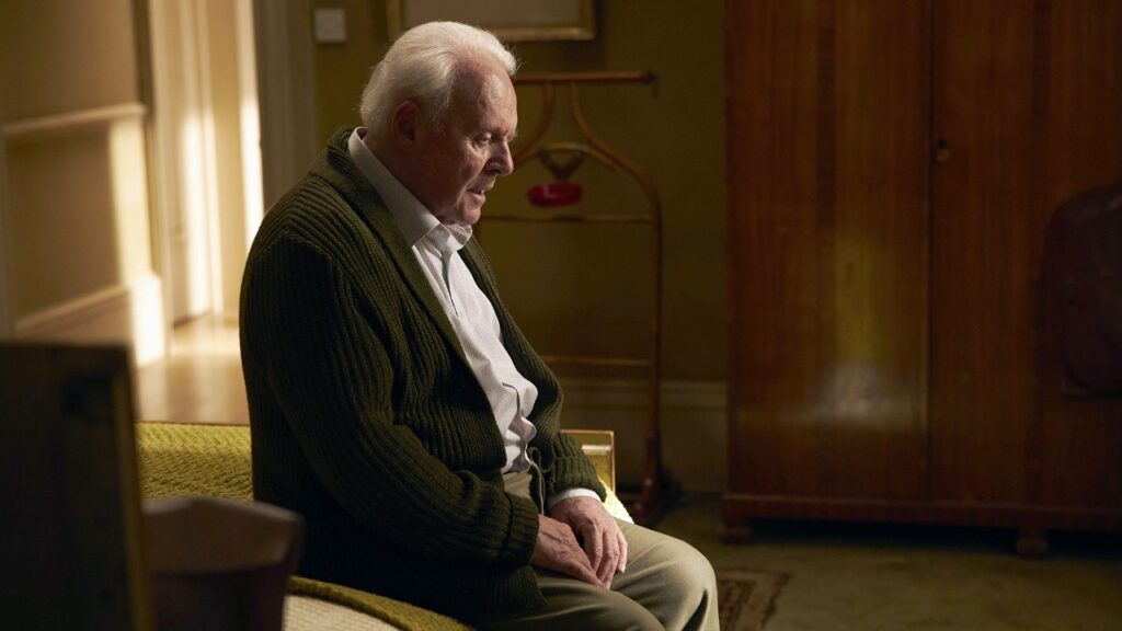 Anthony Hopkins in una scena di The Father