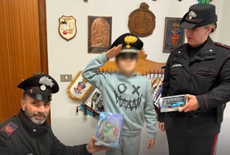 Carabiieri con il bambino di Mugnano