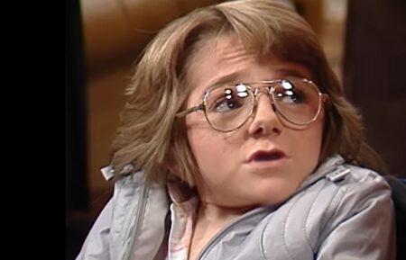 Melanie Watson in una scena di Arnold