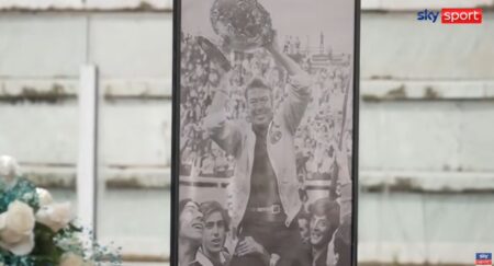 Nicola Pietrangeli con la Coppa Davis