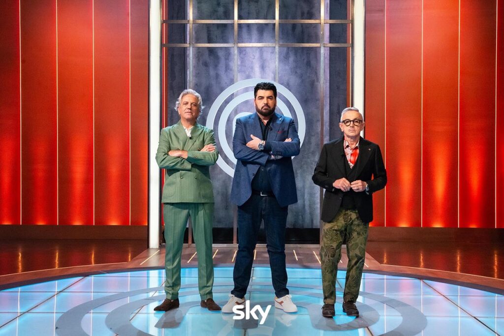 MasterChef Italia 15: stasera si riparte, all’insegna di tradizione e innovazione. I giudici: “Sarà un’edizione imprevedibile” I 3 giudici di MasterChef Giorgio Locatelli, Antonino Cannavacciuolo e Bruno Barbieri
