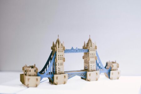 london bridge fatto col kirigami