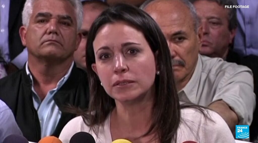 “Non sappiamo dove si trovi”: Maria Corina Machado non ritirerà il Nobel per la Pace, al suo posto la figlia Maria Corina Machado