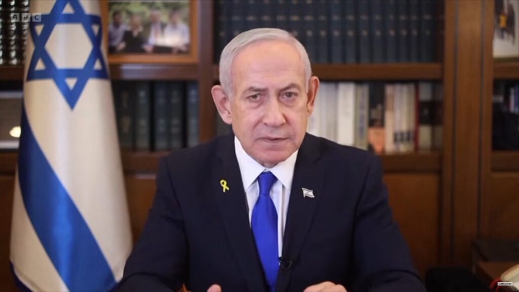 Israele, Netanyahu ci ripensa e chiede la grazia: “Non laceriamo il Paese”. È accusato di frode, corruzione e abuso di potere Benjamin Netanyahu