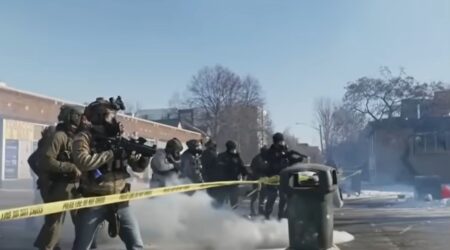 Agenti ICE a Minneapolis