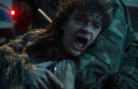 Dustin in una scena di Stranger Things 5