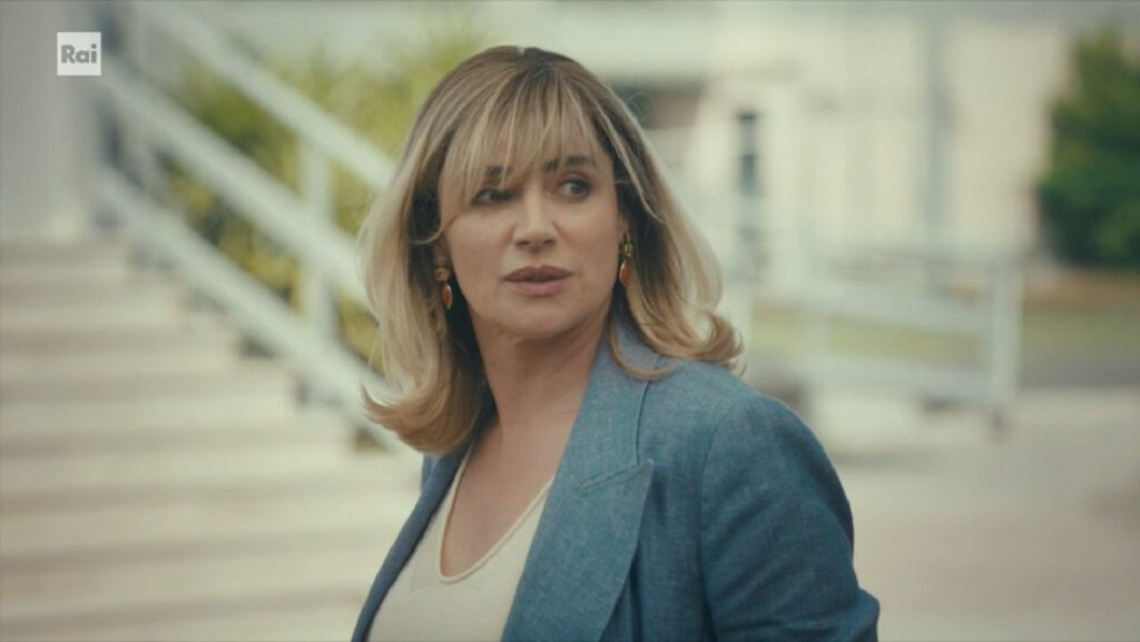 Luisa Ranieri nei panni di Eugenia Liguori in La Preside