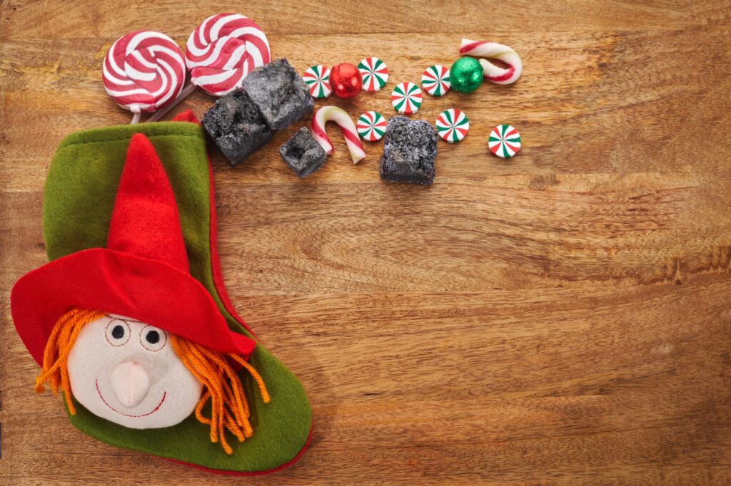 La calza della Befana con i suoi dolcetti