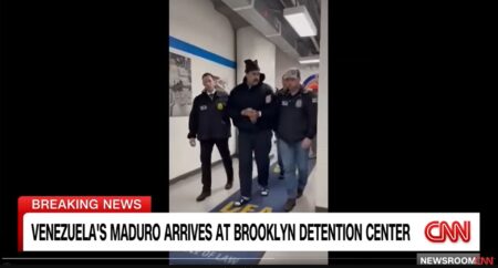 Perché l’operazione militare USA in Venezuela è controversa? Ecco cosa dicono gli analisti internazionali Maduro all'arrivo a Brooklyn