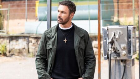 Raoul Bova in una scena di Don Matteo 15