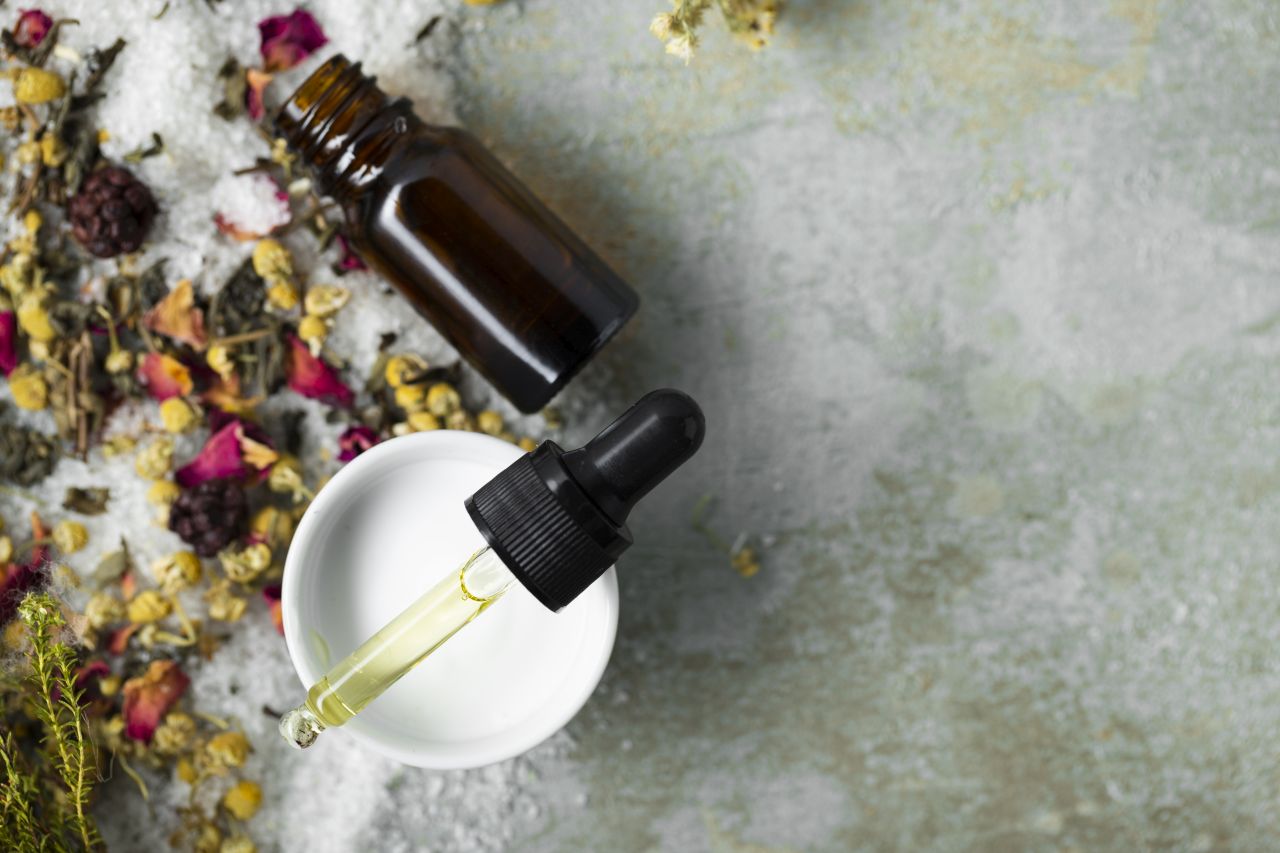 flacone con olio essenziale