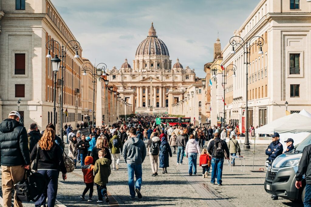 Giubileo 2025, domani la Chiusura della Porta Santa della Basilica di San Pietro. Oltre 33 milioni di pellegrini a Roma in un solo anno La Basilica di San Pietro vista da Piazza Pia a Roma