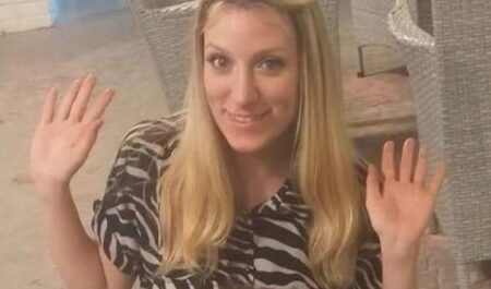 Il caso di Nessy Guerra, bloccata in Egitto con la figlia da oltre 2 anni e perseguitata dall’ex marito Nessy Guerra