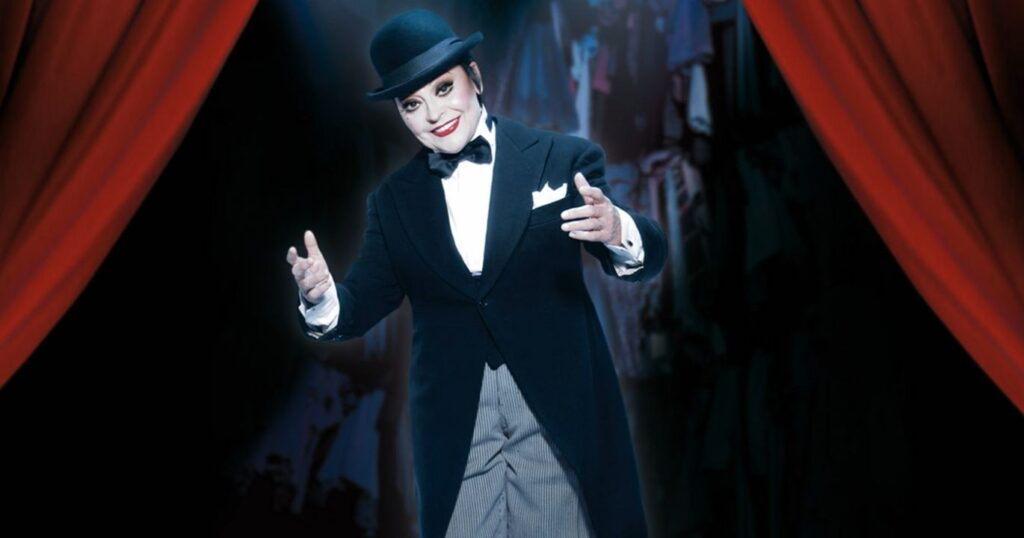 Addio ad Angela Luce, icona dello spettacolo napoletano, il suo ultimo pensiero per il Sannazaro Angela Luce sulla cover del suo album dedicato a Totò