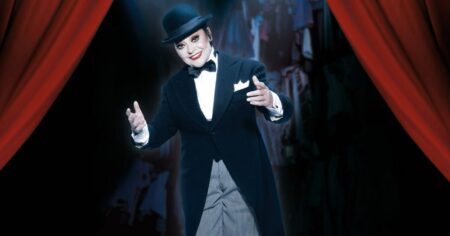 Angela Luce sulla cover del suo album dedicato a Totò