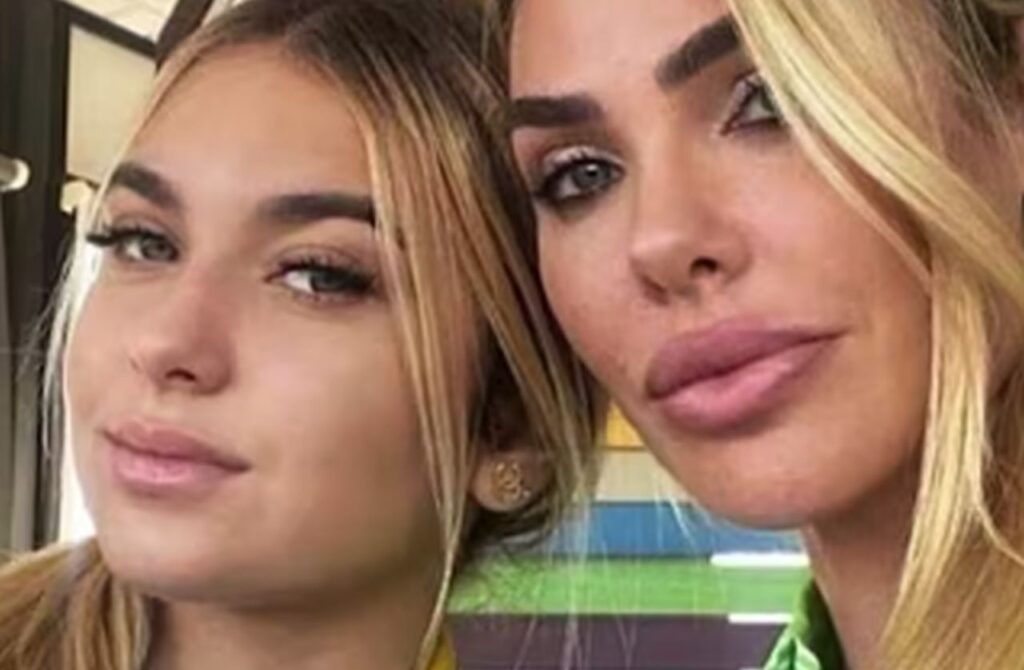 Chanel Totti e la madre Ilary