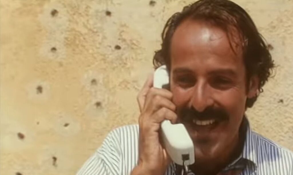 Massimo Lopez e la telefonata che allunga la vita: cosa ci fa di nuovo lo spot della SIP anni ’90 in TV? Massimo Lopez condannato a morte nello spot SIP