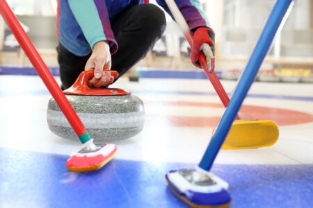 Una partita di curling