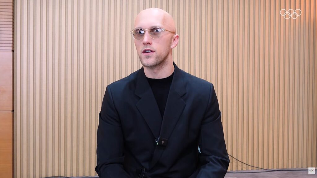 27 coreografie per 16 pattinatori di 13 nazioni diverse: chi è Benoit Richaud, il coach più “trasformista” (e indaffarato) di Milano-Cortina 2026 Benoit Richaud