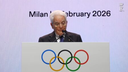Mattarella durante il discorso tenuto ieri sera alla cena di benvenuto ai Capi di Stato