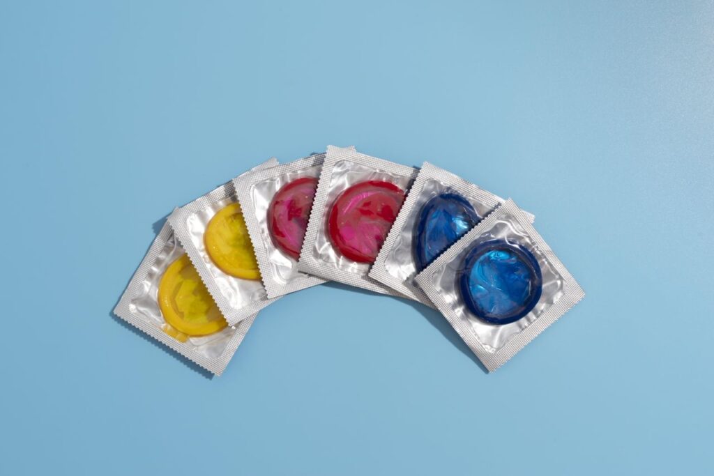 sei preservativi visti dall'alto