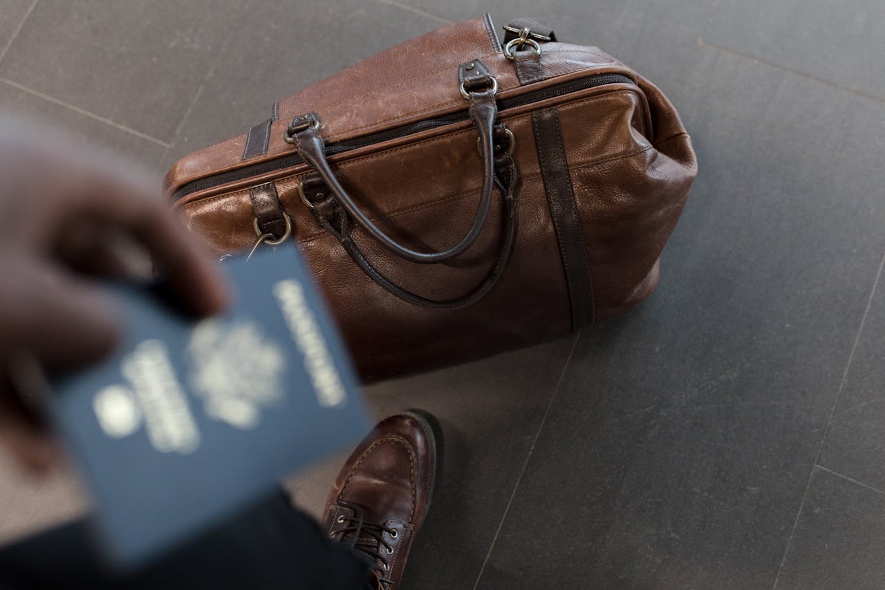 Valigia e passaporto