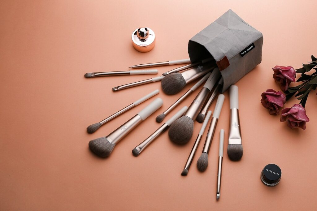 Un set di pennelli per il trucco