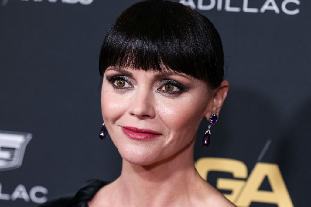“Le dem sono grasse?”: Christina Ricci non si tiene e demolisce l’influencer MAGA con una frase (virale) Christina Ricci