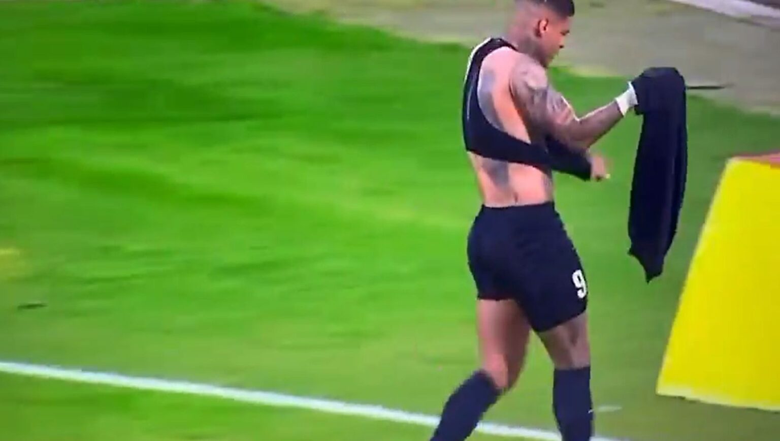 Toglie la maglia dopo un gol ma è già ammonito: calciatore fa la scenata del secolo e diventa virale (espulso lo stesso) Il calciatore Miullen