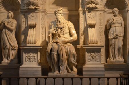 Mosè illuminiato da un raggio di sole