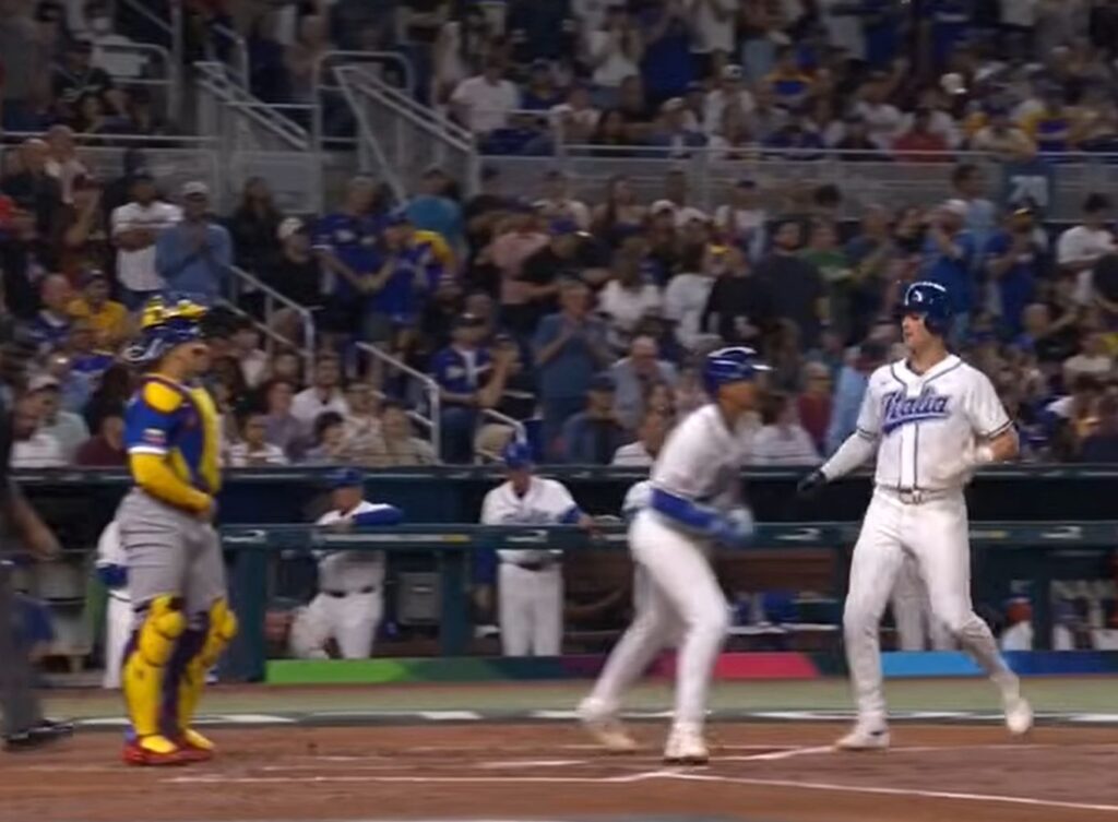 Mondiali di Baseball, il sogno azzurro si infrange: il Venezuela batte l’Italia 4-2 e vola in finale Un momento di Italia-Venezuela