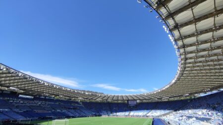foto curva nord vuota
