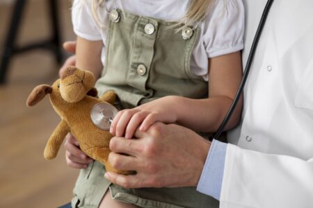 pediatra con bimba
