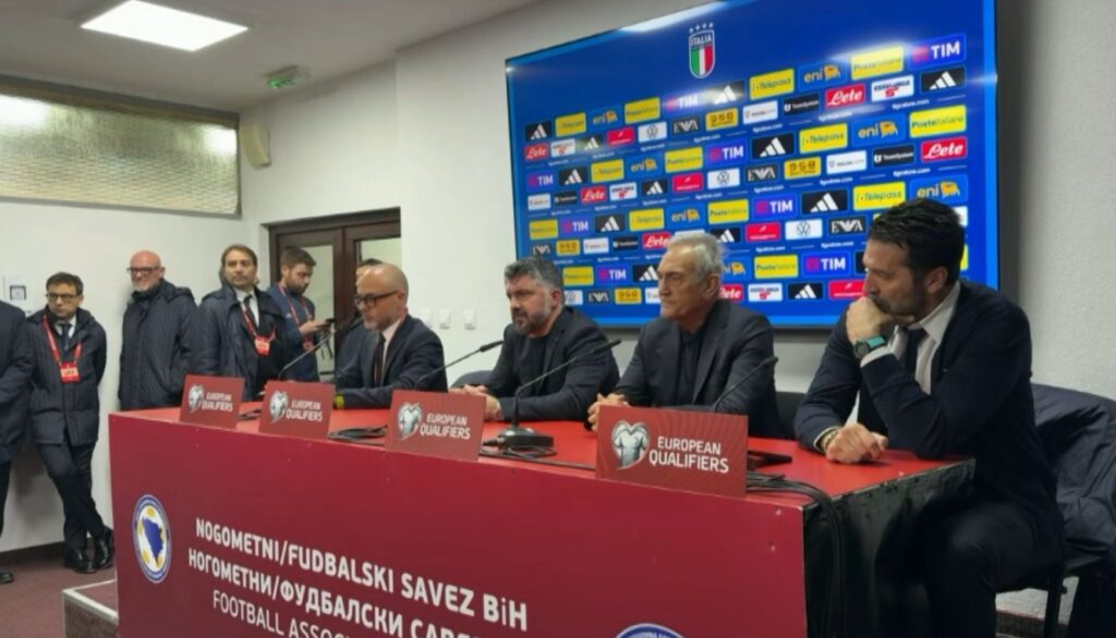 Gabriele Gravina in conferenza con Gennaro Gattuso e Gianluigi Buffon