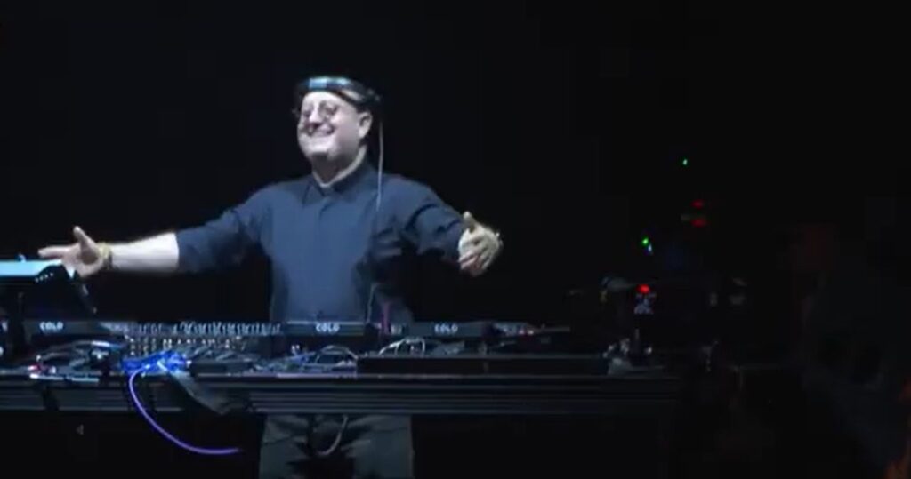 Il prete dj che ha celebrato papa Francesco